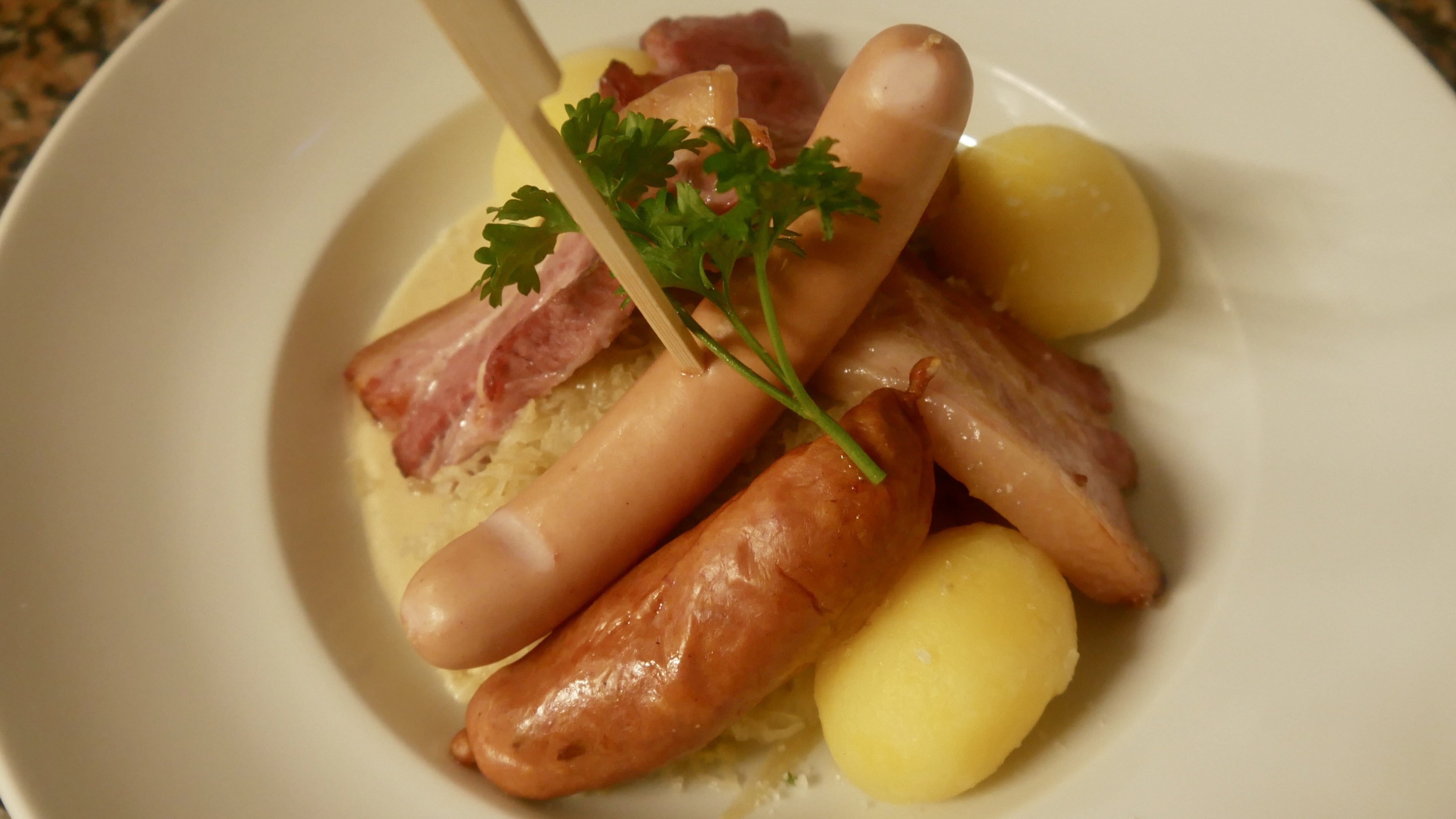 Традиционная квашеная капуста и блюда Эльзаса